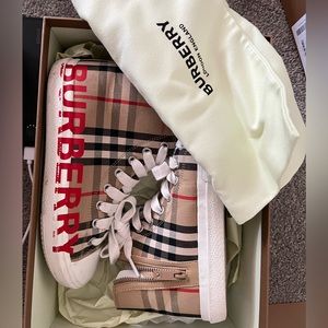 Kids Burberry high top sneakers. Size 34EU/3US